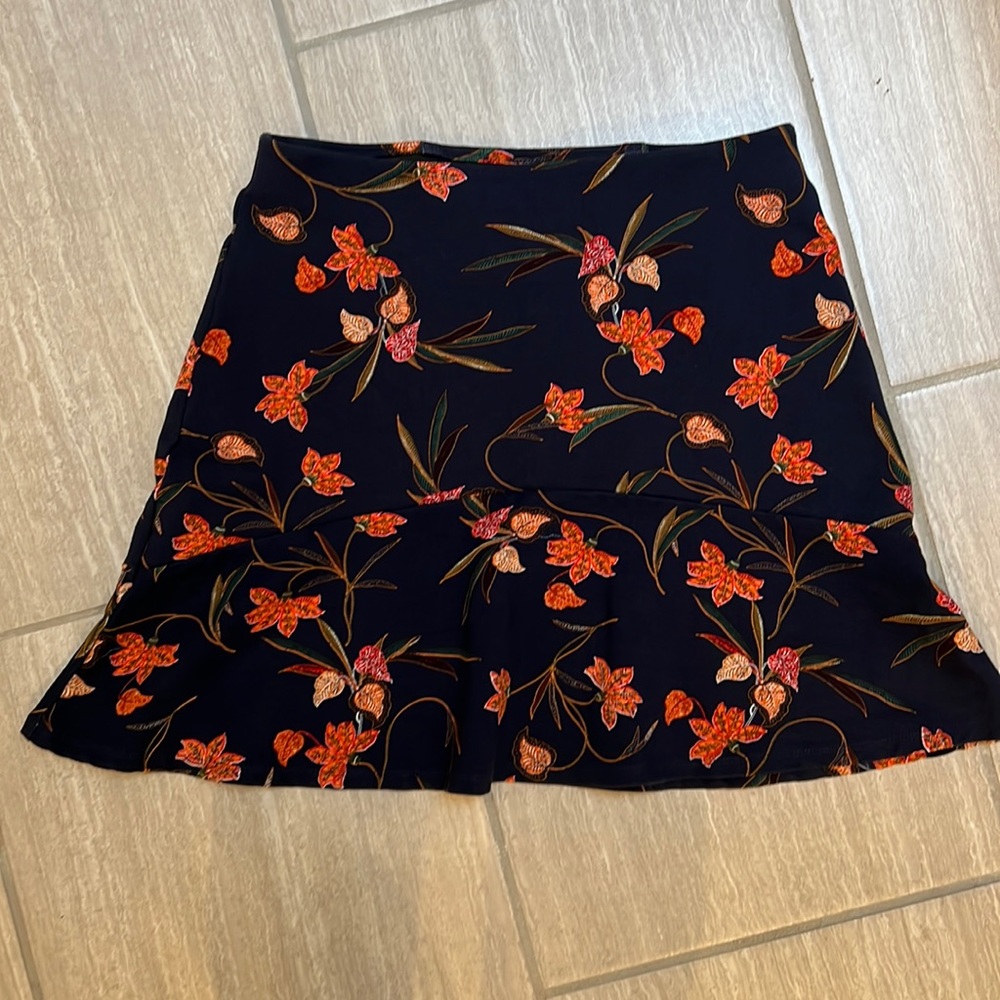 LOFT NWOT Skater Skirt. XSP Navy Floral Print.